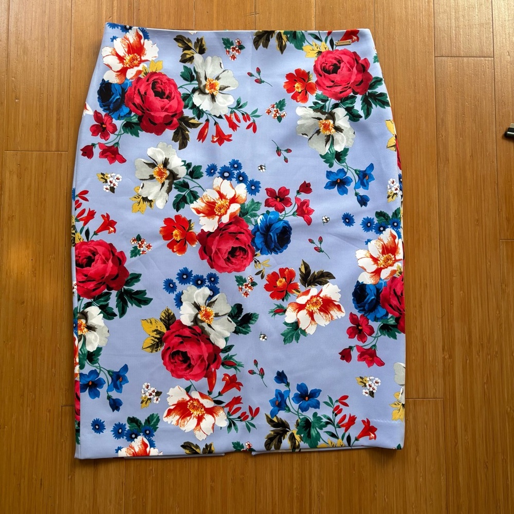 Tahari Floral Pencil Skirt in Light Blue with Red, White & Blue Flowers